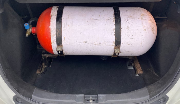 2017 Honda WR-V 1.2 i-VTEC VX MT, CNG, Manual, 60,516 km, Boot Inside