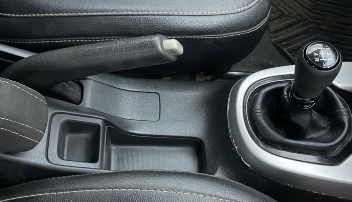 2017 Honda WR-V 1.2 i-VTEC VX MT, CNG, Manual, 60,516 km, Gear Lever