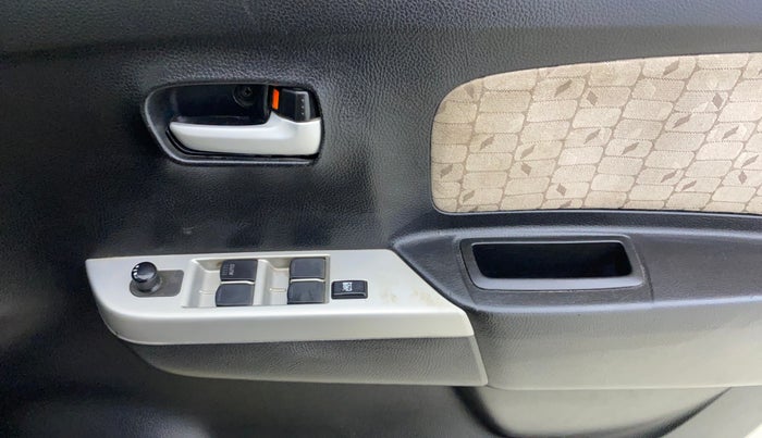 2014 Maruti Wagon R 1.0 VXI, Petrol, Manual, 54,851 km, Driver Side Door Panels Control