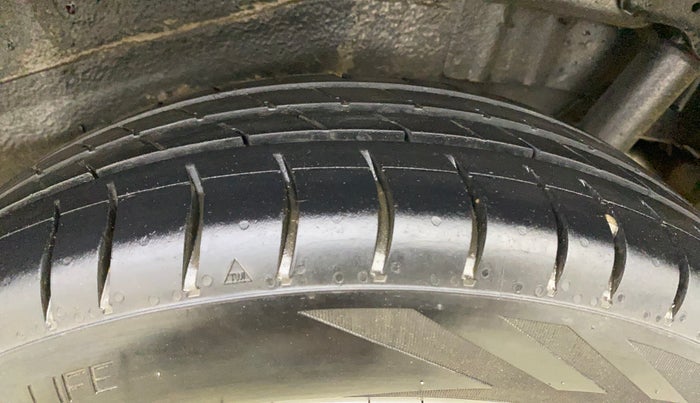 2014 Maruti Wagon R 1.0 VXI, Petrol, Manual, 54,851 km, Left Rear Tyre Tread