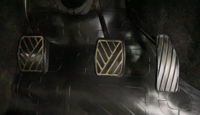 2014 Maruti Wagon R 1.0 VXI, Petrol, Manual, 54,851 km, Pedals