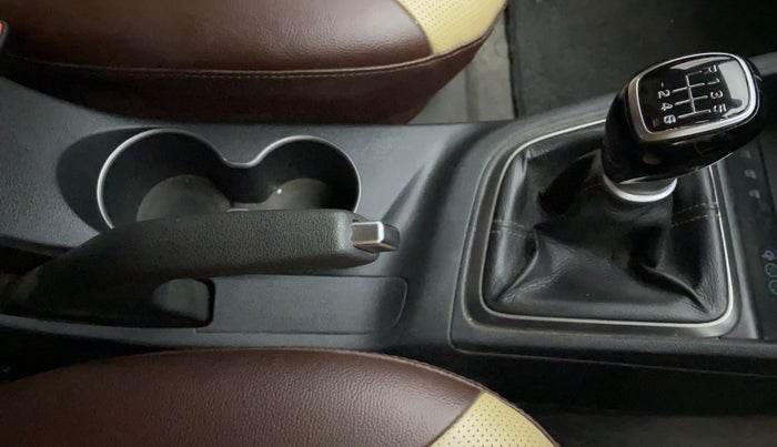 2019 Hyundai Verna 1.6 SX VTVT (O), Petrol, Manual, 32,226 km, Gear Lever