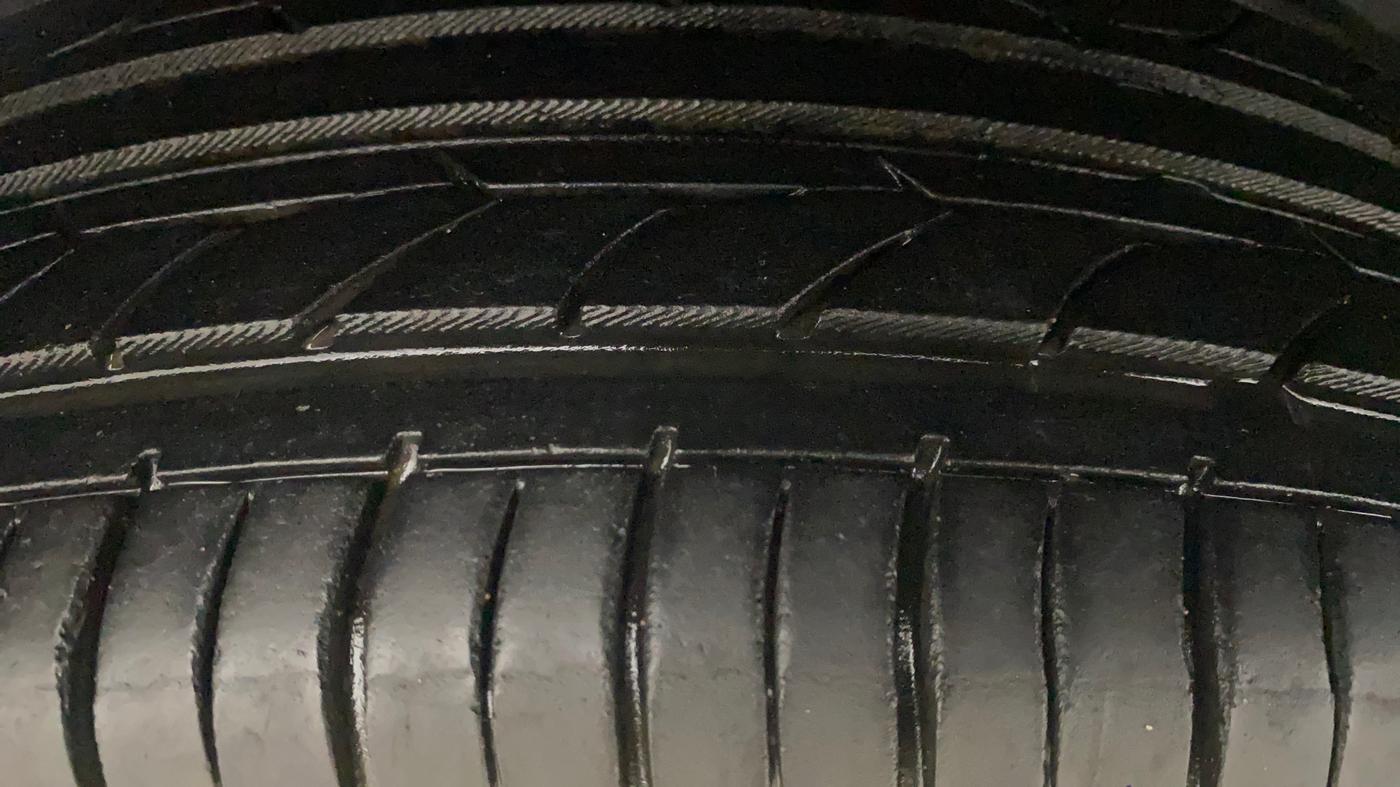 2020 Maruti Swift VXI AMT, Petrol, Automatic, 39,595 km, Right Rear Tyre Tread
