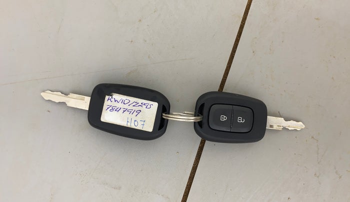 2023 Renault Kwid RXT 1.0 AMT, Petrol, Automatic, 1,292 km, Key Close Up