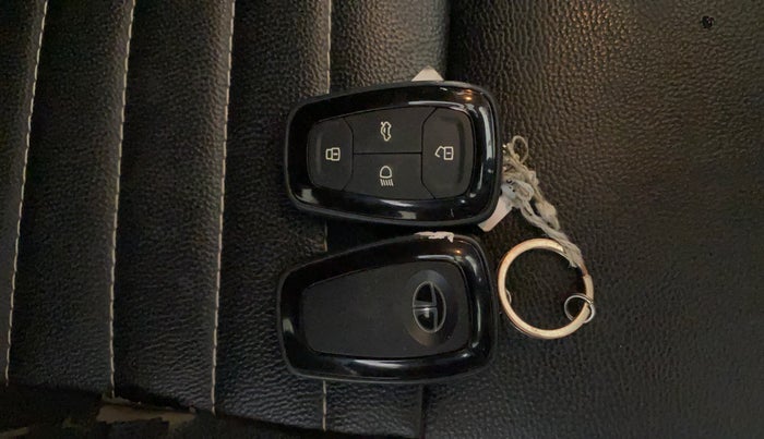 2021 Tata ALTROZ XT PETROL, Petrol, Manual, 61,105 km, Key Close Up