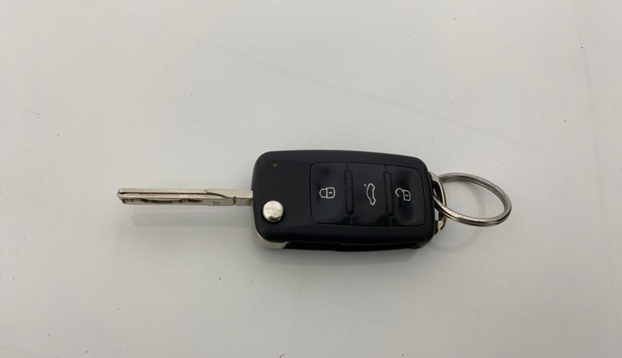 2014 Skoda Superb ELEGANCE 1.8 TSI AT, Petrol, Automatic, 64,620 km, Key Close Up