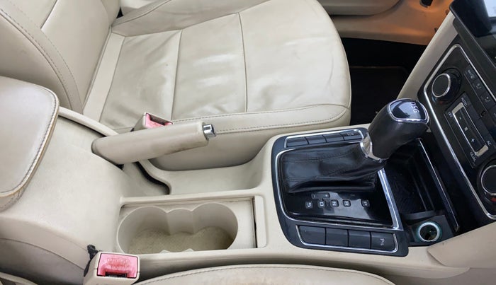 2014 Skoda Superb ELEGANCE 1.8 TSI AT, Petrol, Automatic, 64,620 km, Gear Lever