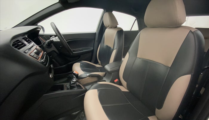 2015 Hyundai i20 Active 1.4 SX, Diesel, Manual, 1,04,933 km, Right Side Front Door Cabin