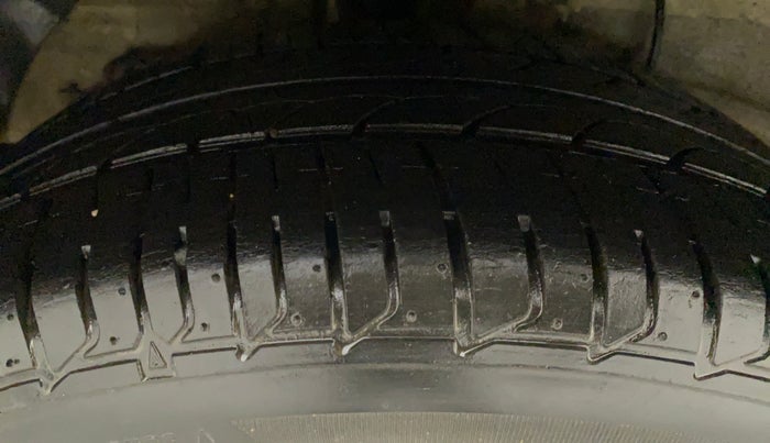 2015 Hyundai i20 Active 1.4 SX, Diesel, Manual, 1,04,933 km, Right Rear Tyre Tread