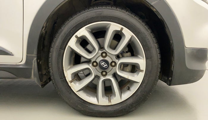 2015 Hyundai i20 Active 1.4 SX, Diesel, Manual, 1,04,933 km, Right Front Wheel