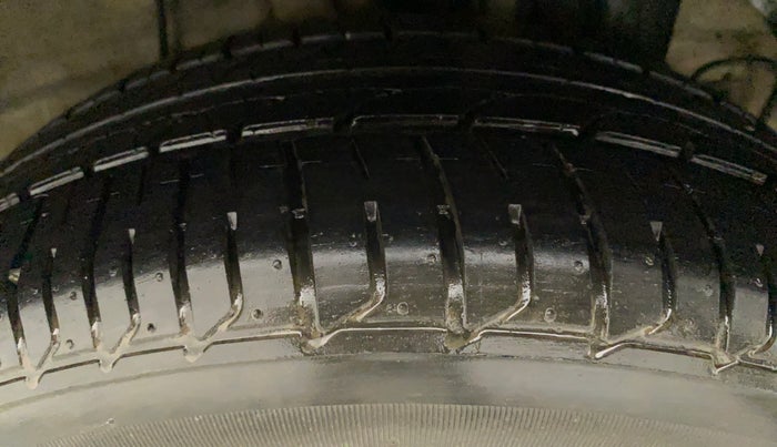 2015 Hyundai i20 Active 1.4 SX, Diesel, Manual, 1,04,933 km, Left Rear Tyre Tread