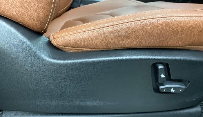 2021 MG HECTOR PLUS SMART 2.0 6STR, Diesel, Manual, 25,192 km, Driver Side Adjustment Panel