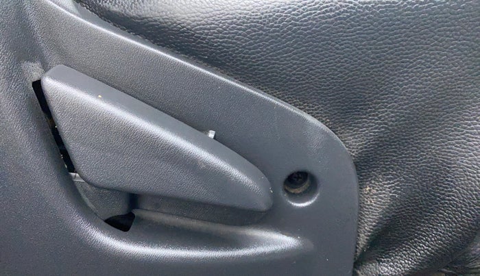 2018 Datsun Go T, Petrol, Manual, 53,462 km, Driver Side Adjustment Panel