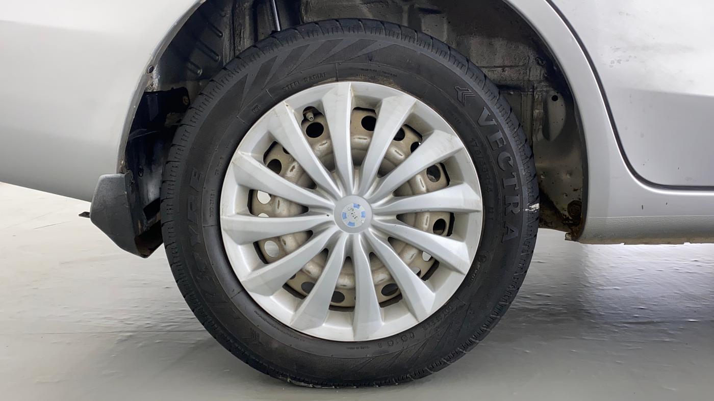2014 Honda Amaze 1.2 EMT I VTEC, Petrol, Manual, 27,324 km, Right Rear Wheel