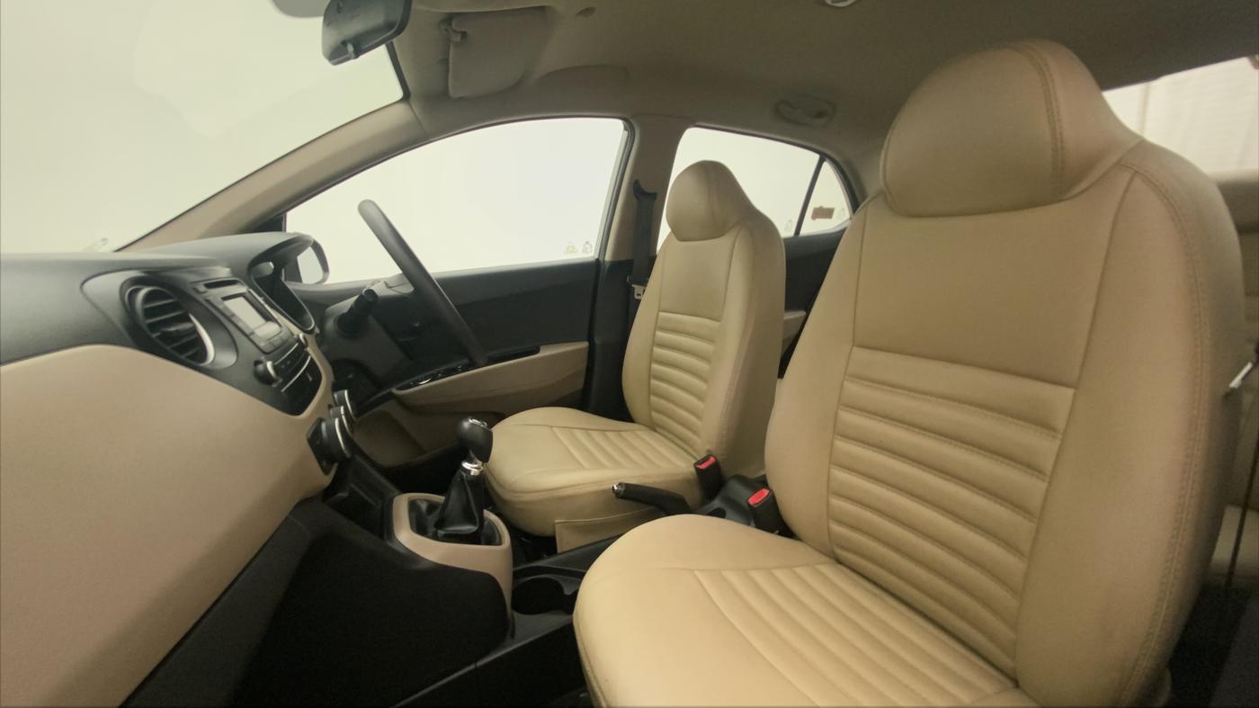 2014 Hyundai Xcent S (O) 1.2, Petrol, Manual, 20,179 km, Right Side Front Door Cabin