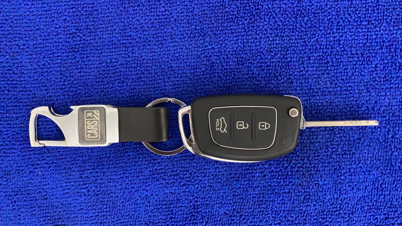 2014 Hyundai Xcent S (O) 1.2, Petrol, Manual, 20,179 km, Key Close Up