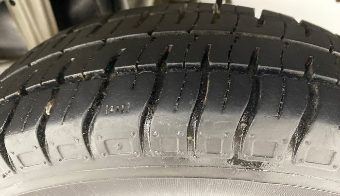2019 Maruti Alto 800 LXI, Petrol, Manual, 16,380 km, Left Rear Tyre Tread