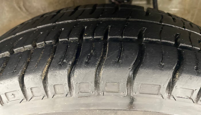 2019 Maruti Alto 800 LXI, Petrol, Manual, 16,380 km, Left Front Tyre Tread