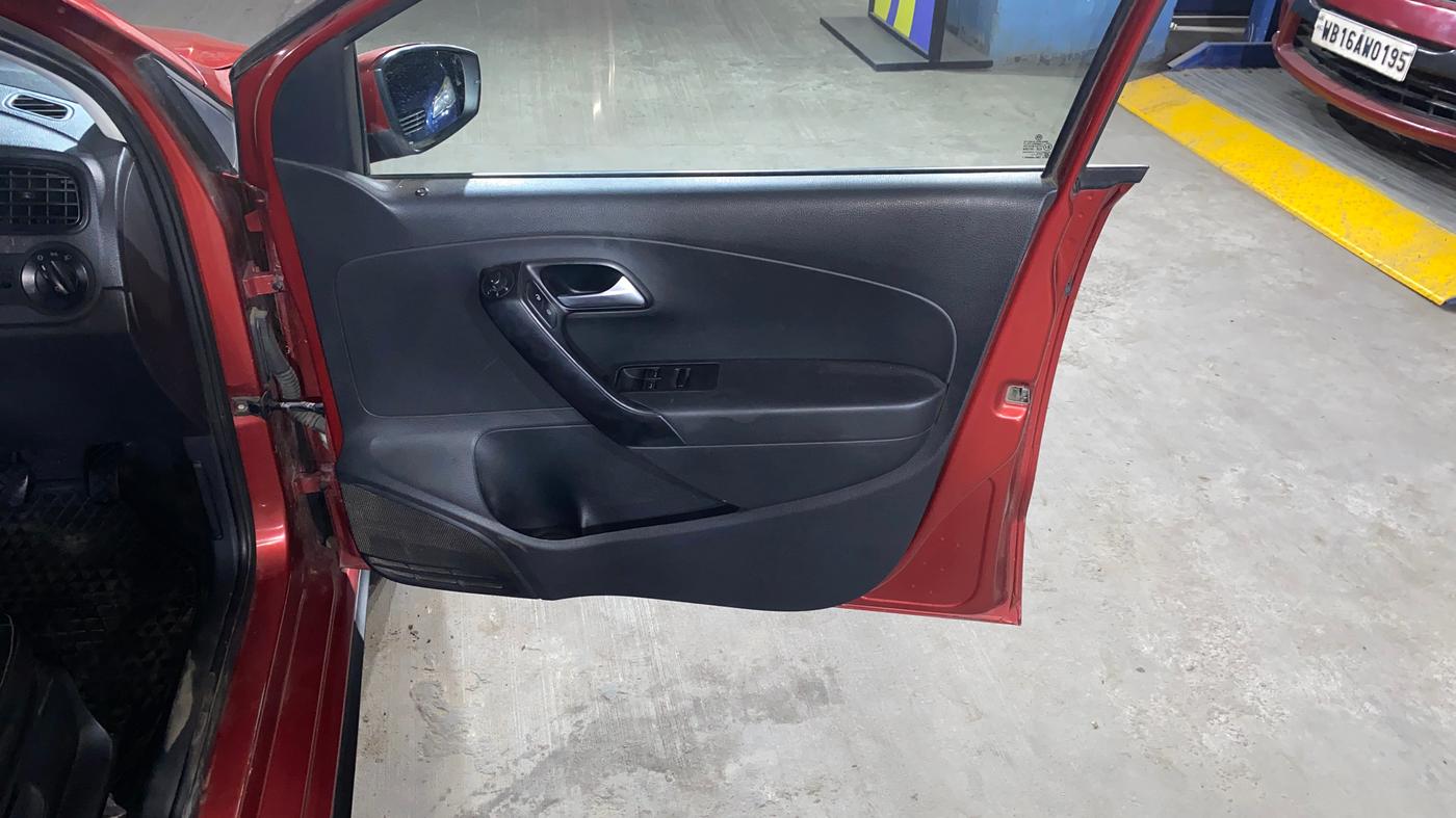 2019 Volkswagen Polo COMFORTLINE 1.0L MPI, Petrol, Manual, 78,749 km, Driver Side Door Panels Control