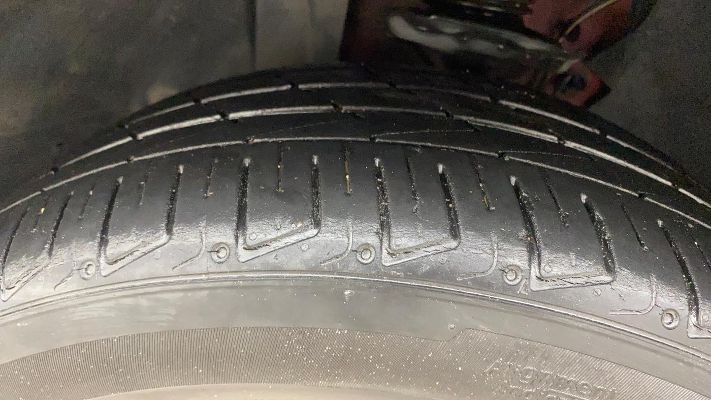 2020 Volkswagen TIGUAN ALL SPACE 2.0 TSI, Petrol, Automatic, 25,509 km, Left Front Tyre Tread