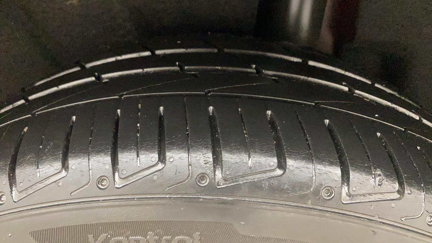 2020 Volkswagen TIGUAN ALL SPACE 2.0 TSI, Petrol, Automatic, 25,509 km, Left Rear Tyre Tread