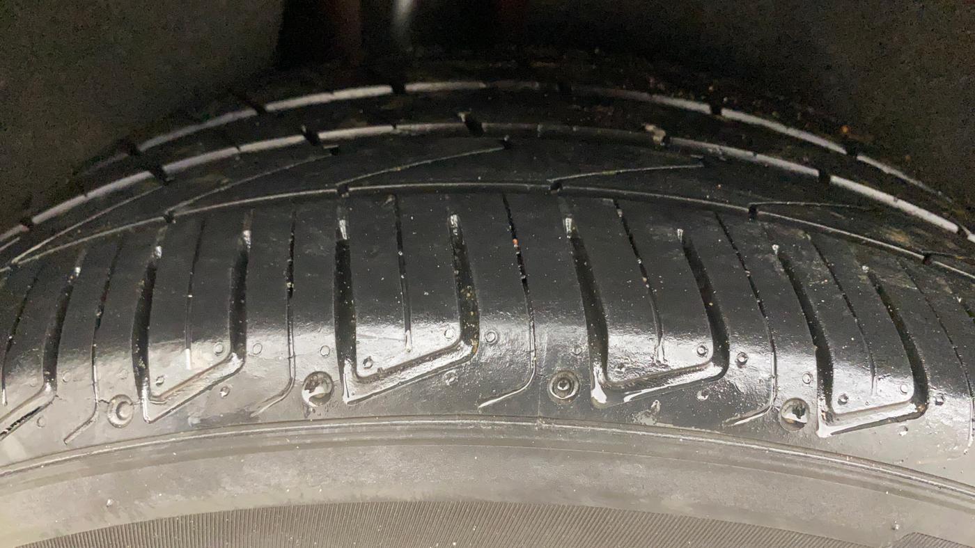 2020 Volkswagen TIGUAN ALL SPACE 2.0 TSI, Petrol, Automatic, 25,509 km, Right Rear Tyre Tread