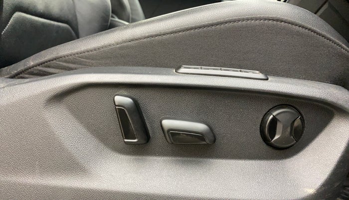 2020 Volkswagen TIGUAN ALL SPACE 2.0 TSI, Petrol, Automatic, 25,126 km, Driver Side Adjustment Panel