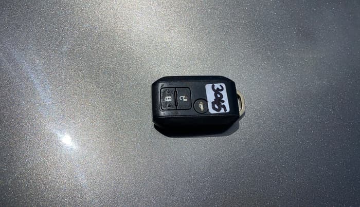 2018 Maruti Dzire ZXI AMT, Petrol, Automatic, 91,687 km, Key Close Up