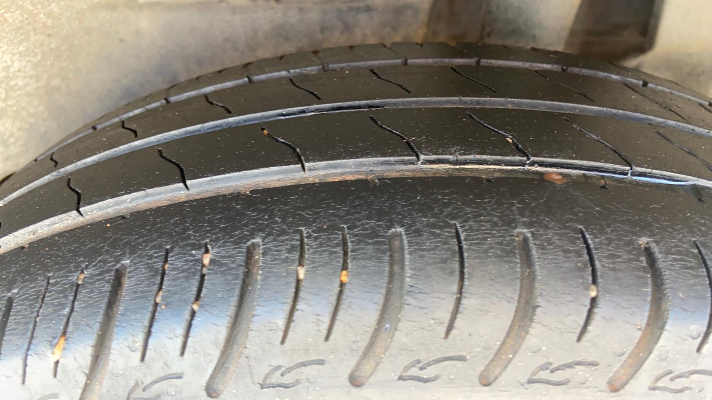 2018 Maruti Dzire ZXI AMT, Petrol, Automatic, 91,687 km, Left Rear Tyre Tread