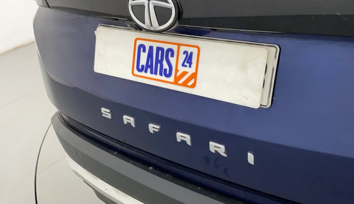 2021 Tata Safari XZA+  KRYOTEC, Diesel, Automatic, 45,865 km, Dicky (Boot door) - Slightly dented