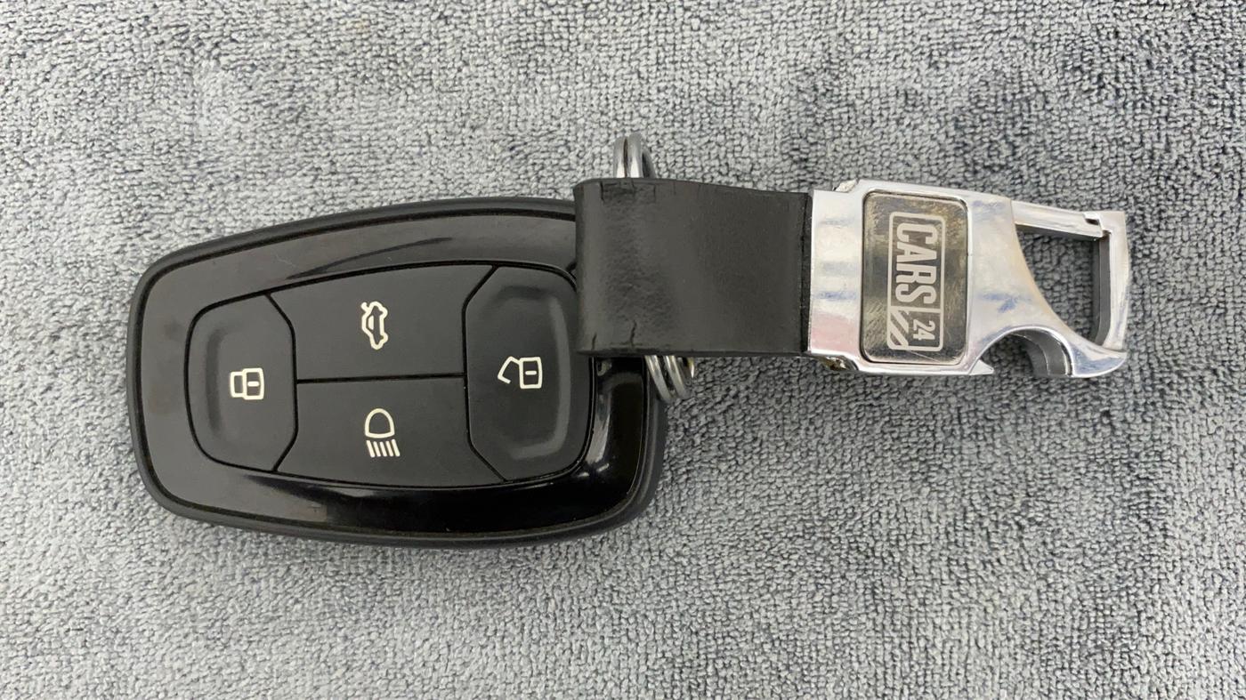 2021 Tata Safari XZA+  KRYOTEC, Diesel, Automatic, 45,865 km, Key Close Up