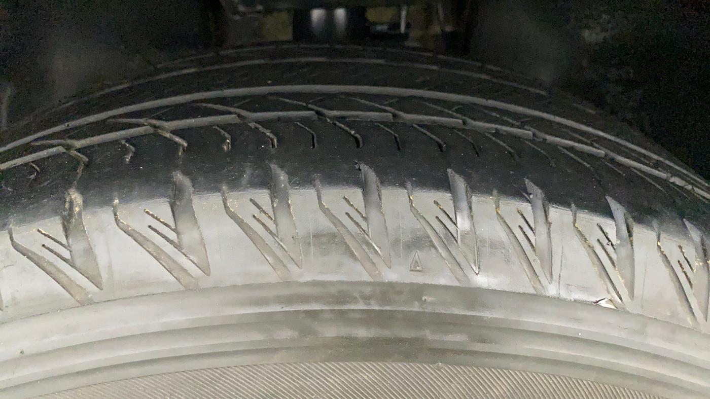 2021 Tata Safari XZA+  KRYOTEC, Diesel, Automatic, 45,865 km, Left Front Tyre Tread