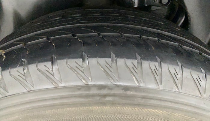 2021 Tata Safari XZA+  KRYOTEC, Diesel, Automatic, 45,865 km, Right Rear Tyre Tread