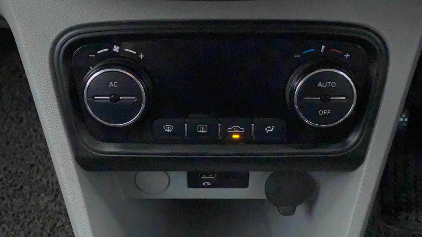 2021 Tata Tiago XZ PLUS PETROL, Petrol, Manual, 28,091 km, Automatic Climate Control