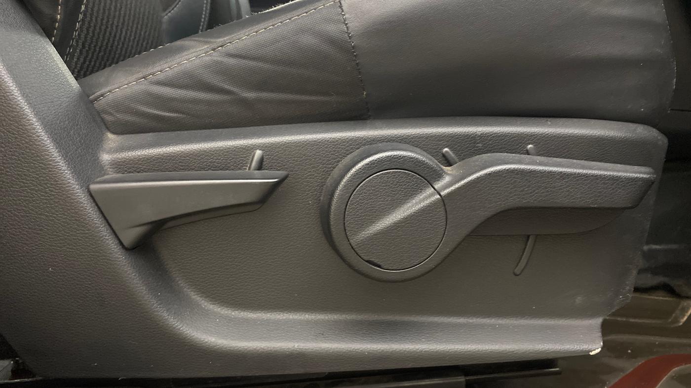 2021 Mahindra Thar LX PETROL HT 4WD AT, Petrol, Automatic, 55,979 km, Driver Side Adjustment Panel