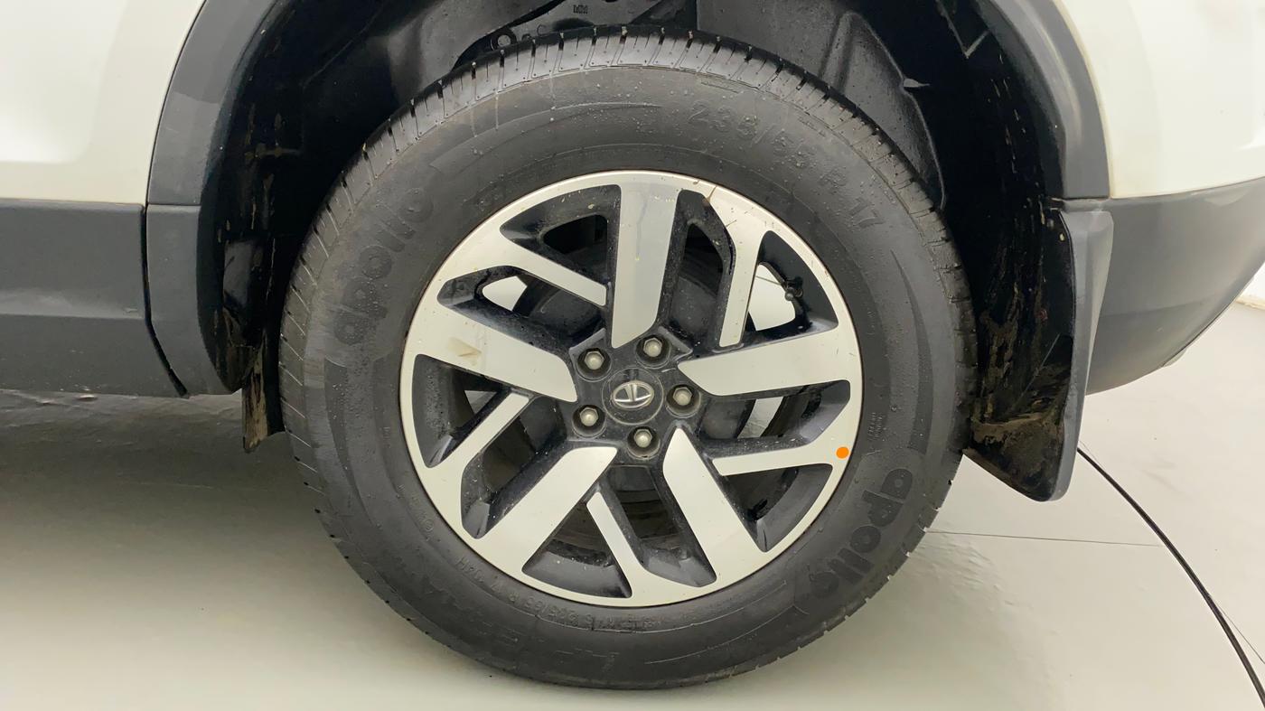 2020 Tata Harrier XZA PLUS 2.0L DUAL TONE, Diesel, Automatic, 25,151 km, Left Rear Wheel