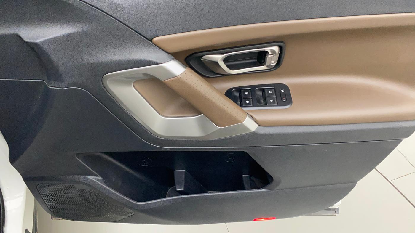 2020 Tata Harrier XZA PLUS 2.0L DUAL TONE, Diesel, Automatic, 25,151 km, Driver Side Door Panels Control