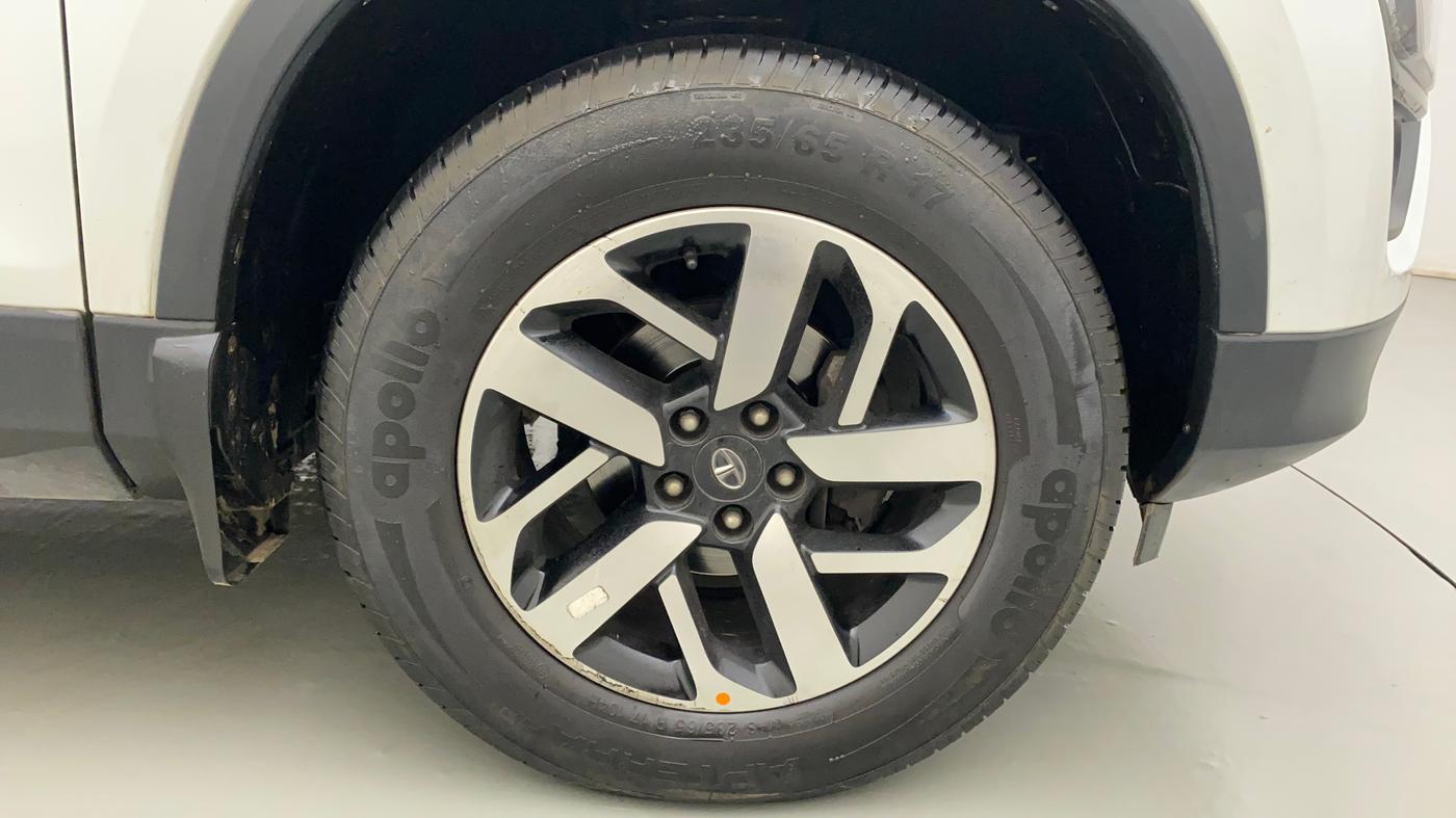 2020 Tata Harrier XZA PLUS 2.0L DUAL TONE, Diesel, Automatic, 25,151 km, Right Front Wheel