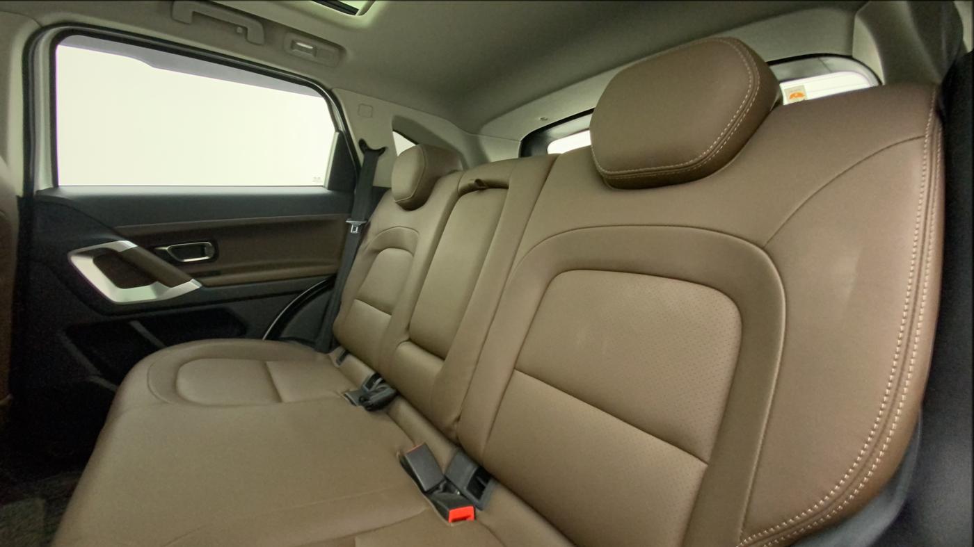 2020 Tata Harrier XZA PLUS 2.0L DUAL TONE, Diesel, Automatic, 25,151 km, Right Side Rear Door Cabin