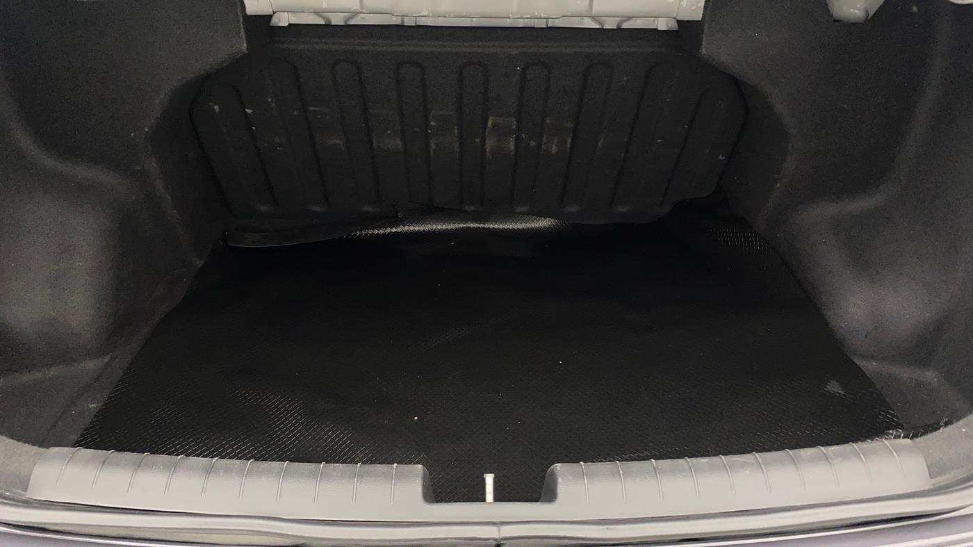 2017 Hyundai Xcent SX 1.2, Petrol, Manual, 1,17,959 km, Boot Inside