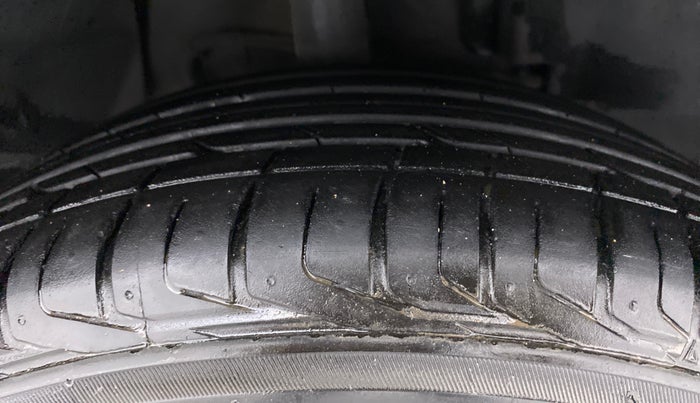 2022 Tata NEXON XZA PLUS DIESEL, Diesel, Automatic, 8,923 km, Right Front Tyre Tread