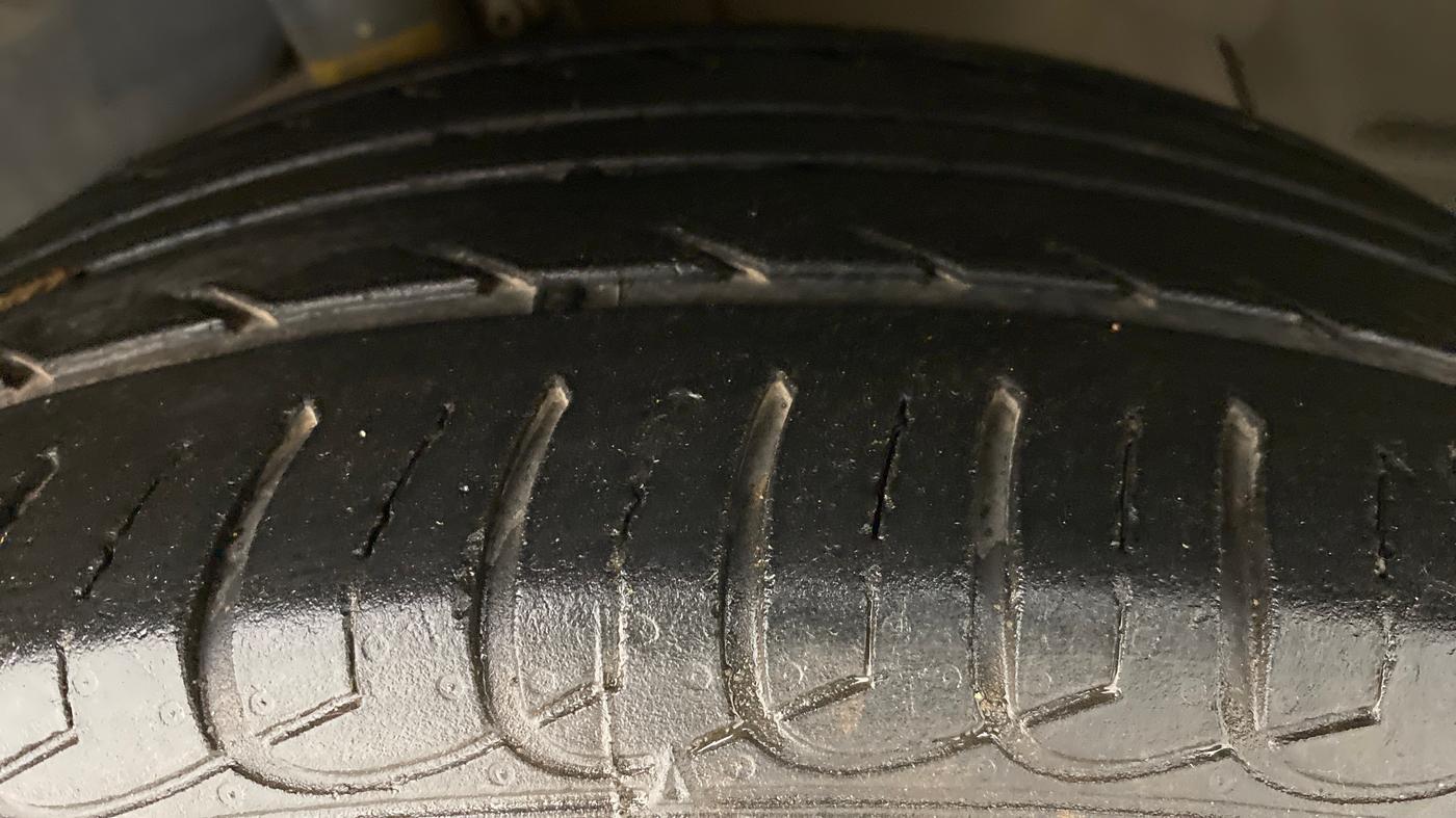 2019 Ford Ecosport 1.5 TITANIUM PLUS TI VCT AT, Petrol, Automatic, 42,815 km, Left Front Tyre Tread