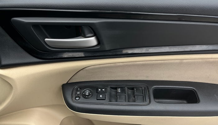 2019 Honda Amaze 1.2L I-VTEC VX, CNG, Manual, 92,394 km, Driver Side Door Panels Control