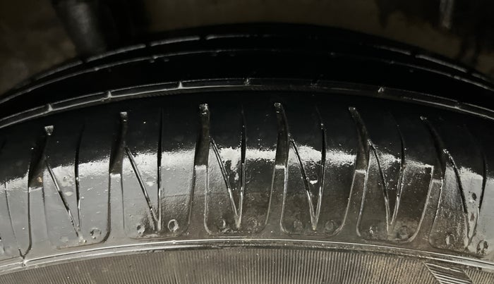 2019 Honda Amaze 1.2L I-VTEC VX, CNG, Manual, 92,394 km, Right Rear Tyre Tread