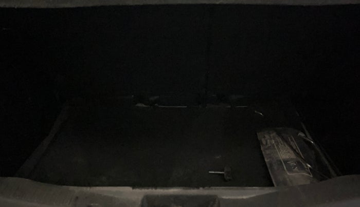 2021 Renault Kiger RXT (O) MT, Petrol, Manual, 58,800 km, Boot Inside