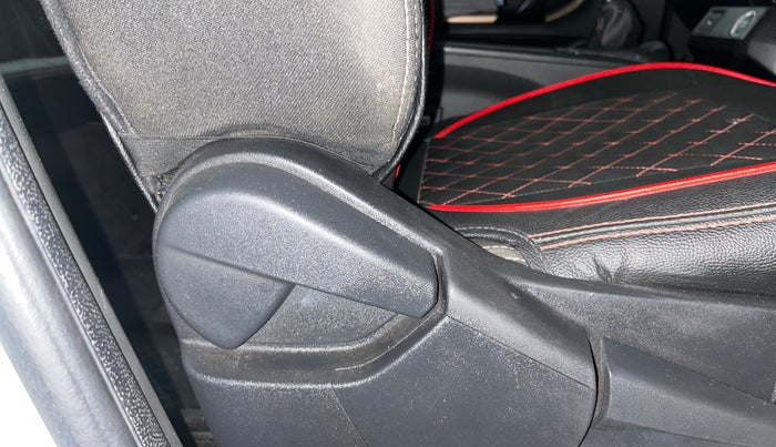 2021 Renault Kiger RXT (O) MT, Petrol, Manual, 58,800 km, Driver Side Adjustment Panel