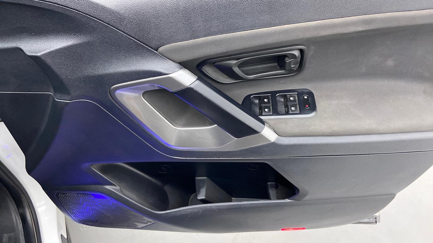 2020 Tata Harrier XM 2.0L Kryotec, Diesel, Manual, 17,974 km, Driver Side Door Panels Control