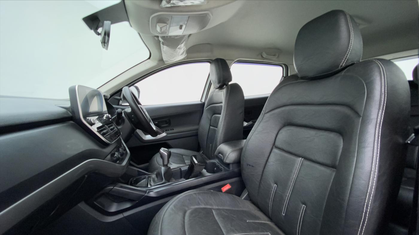 2020 Tata Harrier XM 2.0L Kryotec, Diesel, Manual, 17,974 km, Right Side Front Door Cabin View
