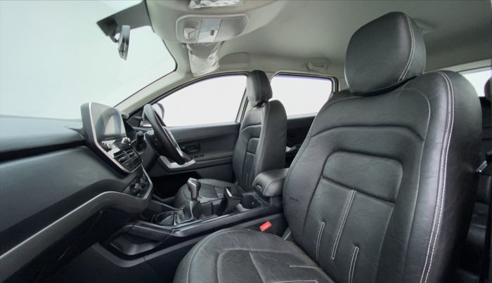 2020 Tata Harrier XM 2.0L Kryotec, Diesel, Manual, 17,974 km, Right Side Front Door Cabin View