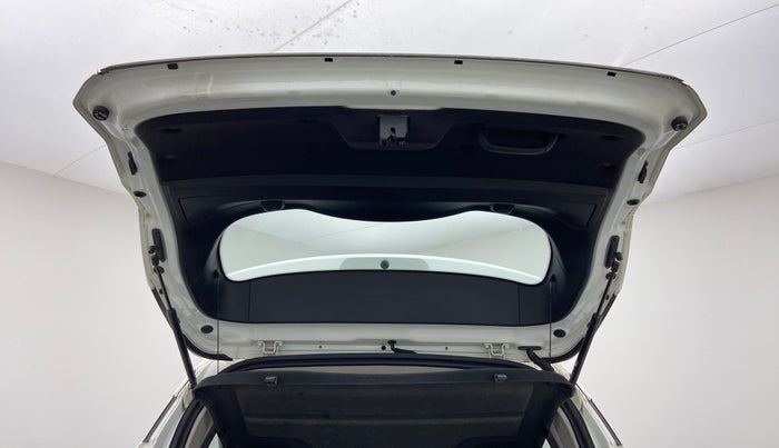 2020 Tata Harrier XM 2.0L Kryotec, Diesel, Manual, 17,974 km, Boot Door Open